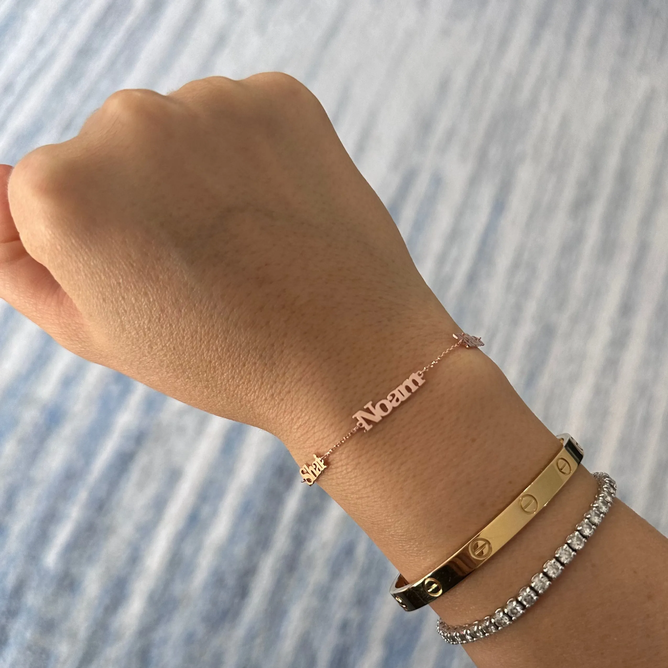 14K Mommy Floating Name Bracelet