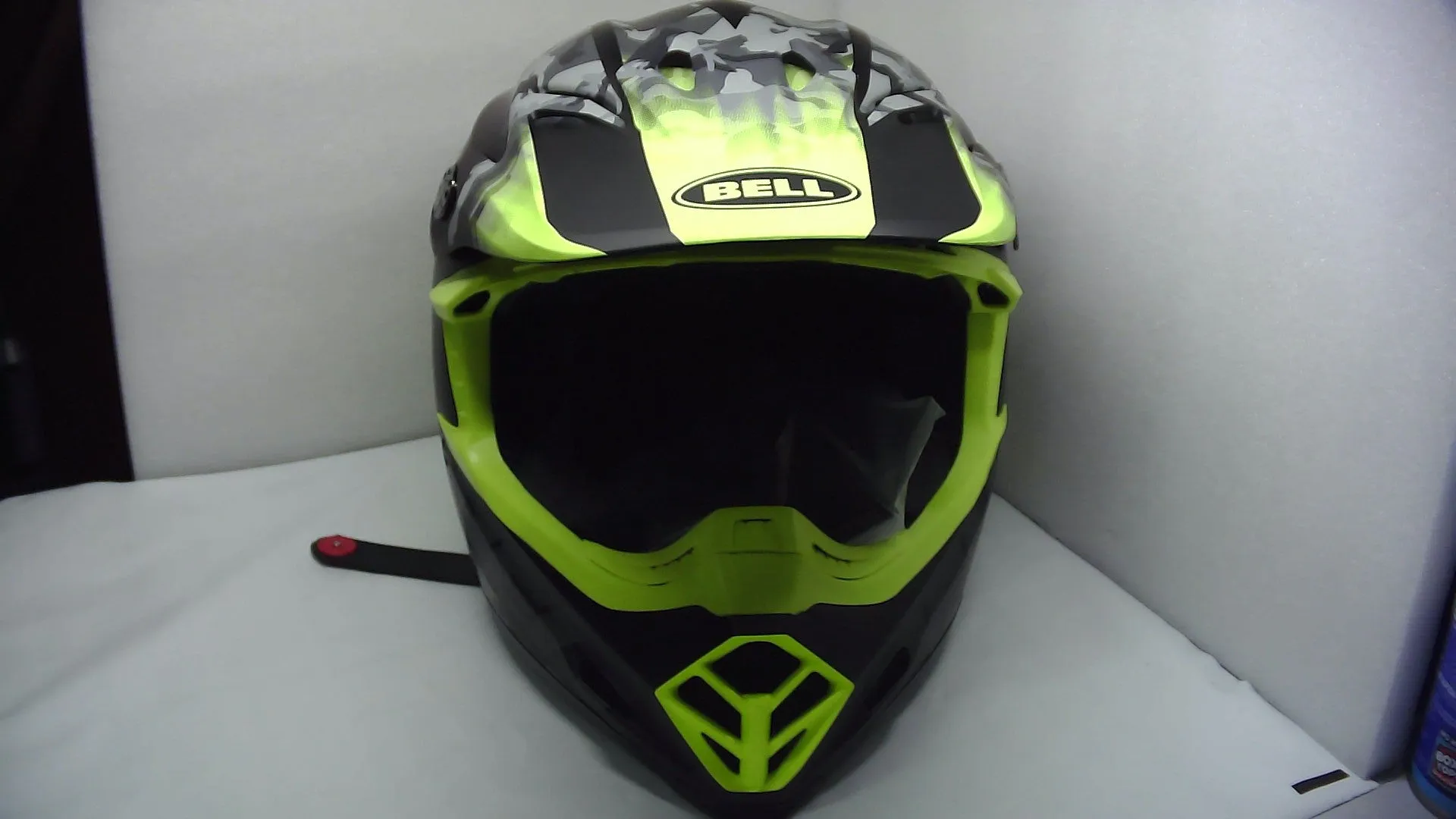 Bell Moto-9 MIPS Helmets - Venom Matte Black Camo/Hi-Viz Yellow - X-Large (Without Original Box)